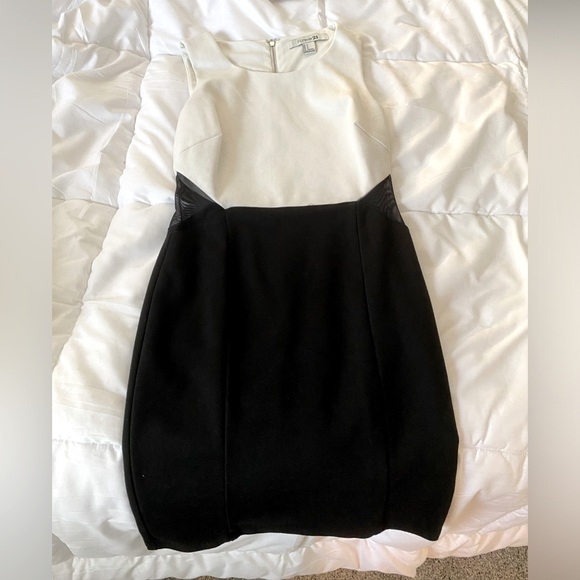 Color Blocked peek a boo dress - Picture 1 of 4